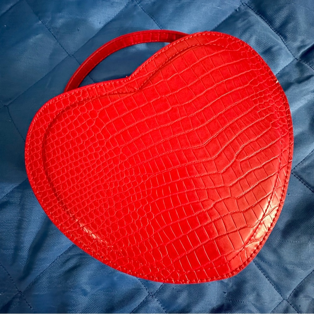Red Heart Faux Crocodile Handbag Purse ❤️